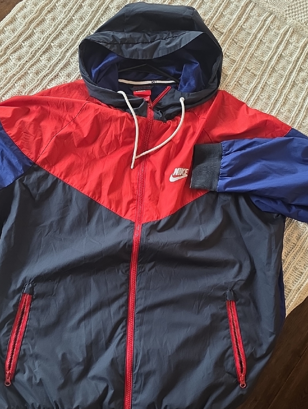 NIKE Wind Runner mesh lined jacket! L